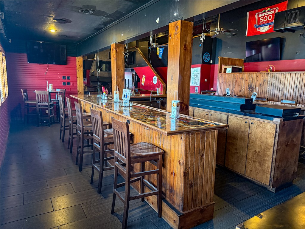Springdale Outlots - Commercial Lease