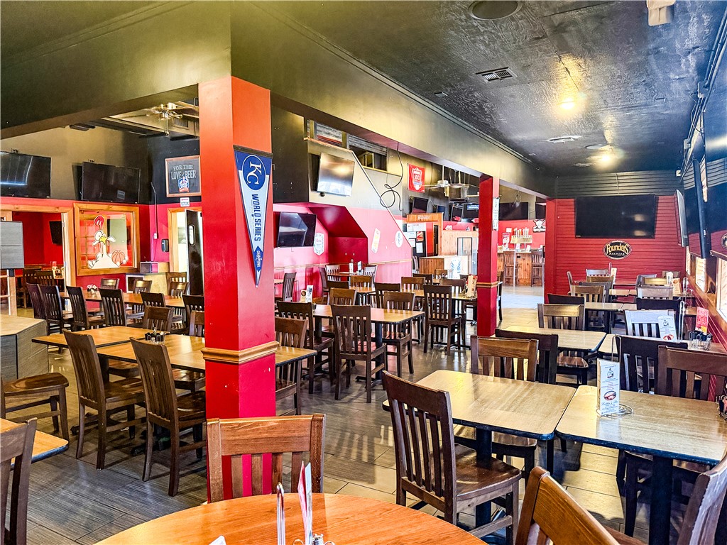 Springdale Outlots - Commercial Lease