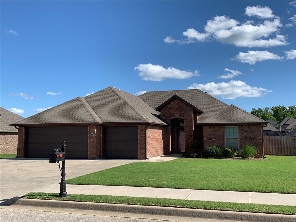 Beautiful like new home in Centerton!!! 4 bedroom 2 bath, split floor plan. Granite counters, gas range, gas log fireplace, tons of storage, and wood-look tile floors in main living spaces and carpeted bedrooms. Master suite has vaulted ceilings, 2 walk-in closets, separate whirlpool tub and tile shower, and double sinks. Huge fenced in backyard. 3 car garage with epoxied flooring. Hurry! This home will not last long!!