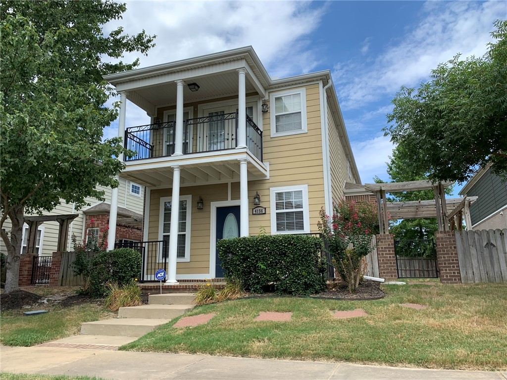 A gorgeous, updated house located in a very desirable neighborhood that's just minutes from the University of Arkansas and quick access to I-49. The neighborhood is very popular for student living, being on the UA bus route or an easy 10 min drive to campus, but great for anyone, being so near groceries, bars and restaurants, fitness centers, and schools.