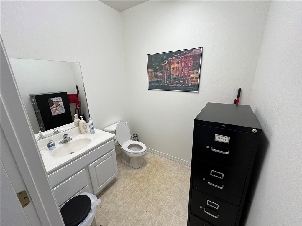Oak Trace 3 - Commercial Lease