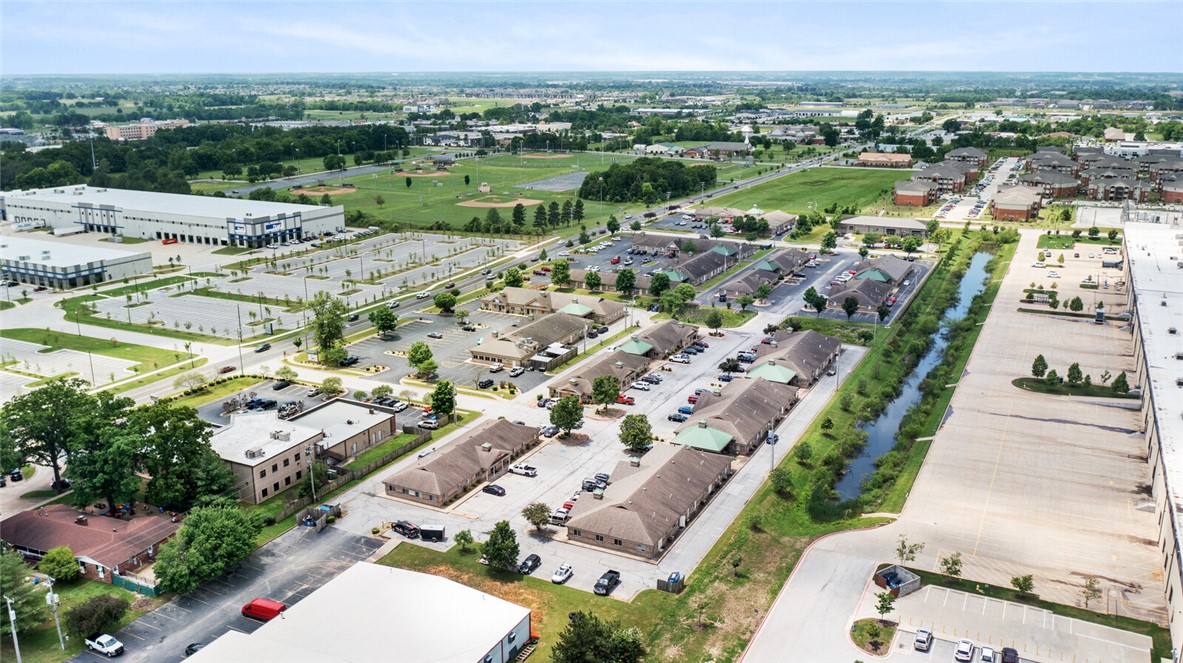 Oak Trace 3 - Commercial Lease
