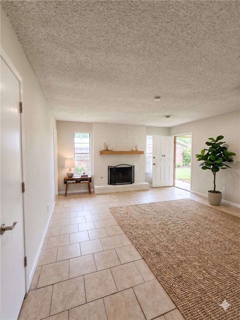 Sunset Estate 3rd Add Rogers - Residential Lease