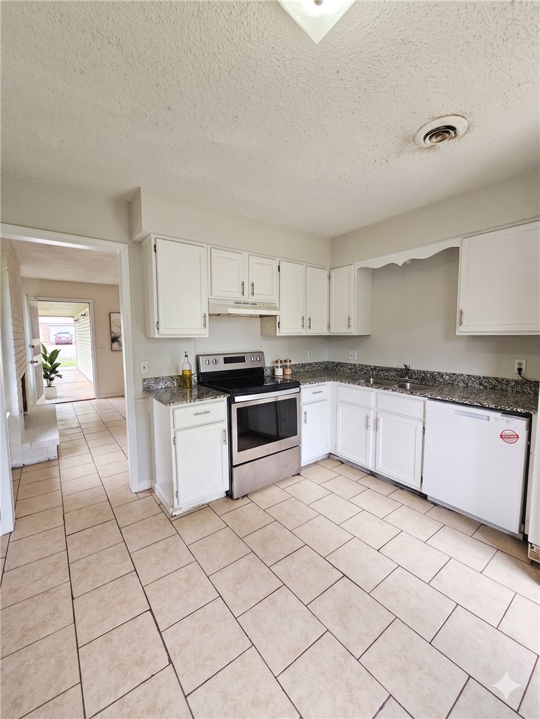 Sunset Estate 3rd Add Rogers - Residential Lease