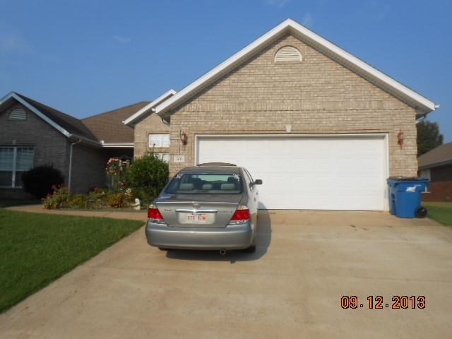 4 bedroom in great neighborhood. Close to WalMart Home Office. Additional $25 / month for 6 month lease term.