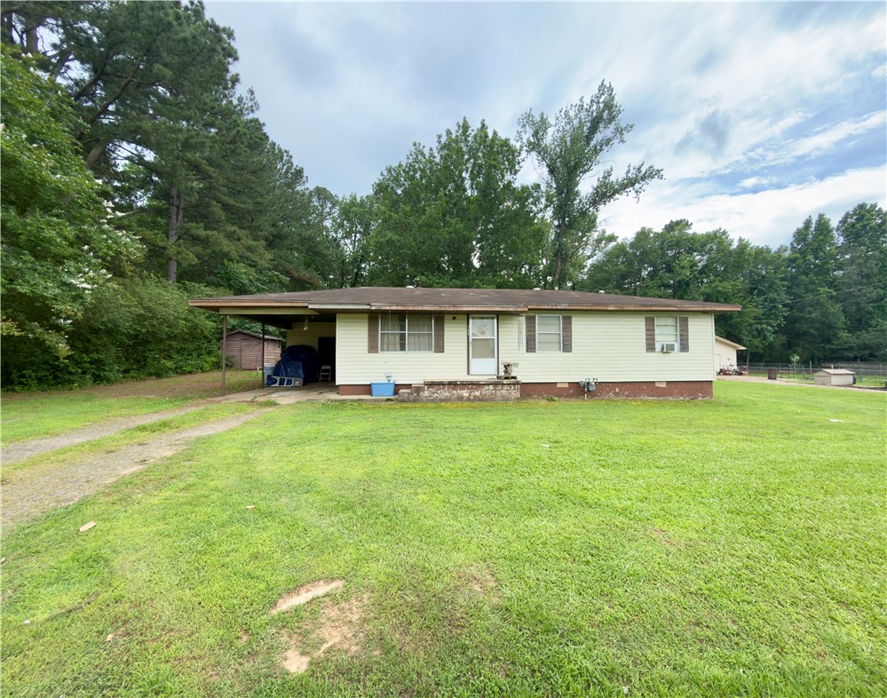 Opportunity awaits in Danville! This 3-bedroom, 1.5-bath home offers plenty of potential for buyers looking to add their personal touch. With a functional layout and solid bones, this property is ready for a little TLC to bring it back to its full charm. Whether you're a first-time homebuyer searching for an affordable starter home or an investor looking for your next project, this home presents a great opportunity. Conveniently located in Danville with easy access to local amenities, schools, and parks. Don't miss your chance to turn this property into something special. Schedule your showing today and imagine the possibilities!