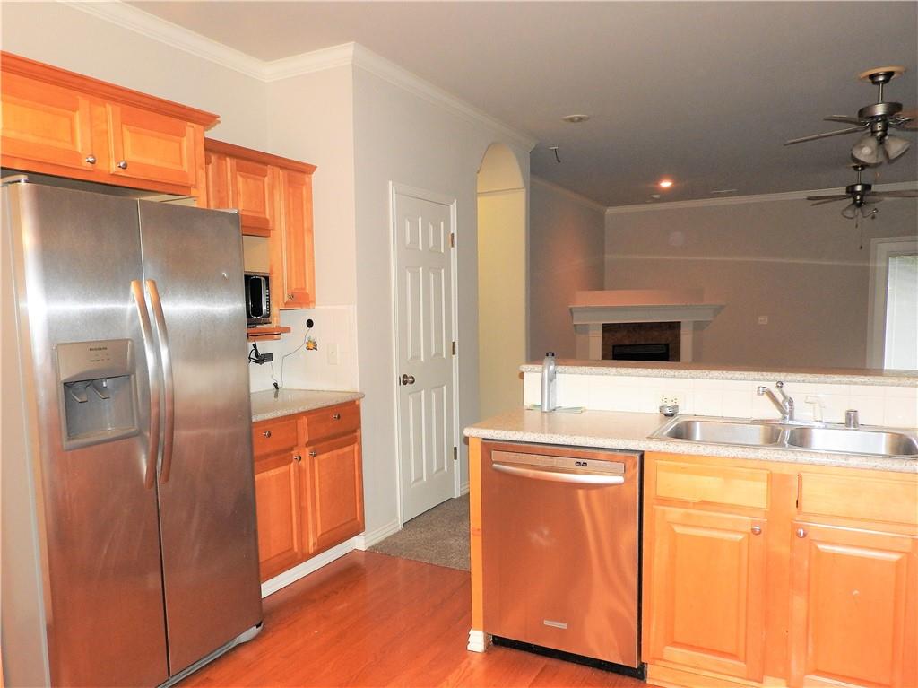 Patrick Place Ph Iii Rogers - Residential Lease