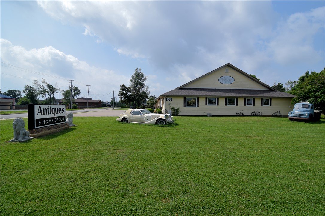 Mitchell Place Rogers - Commercial Lease