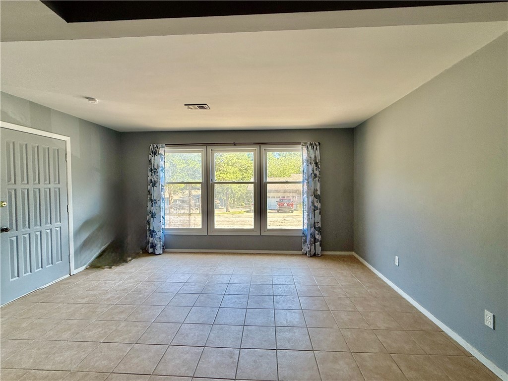 Townhouse Tct 3 A/K/A Drake Court Bvv - Residential