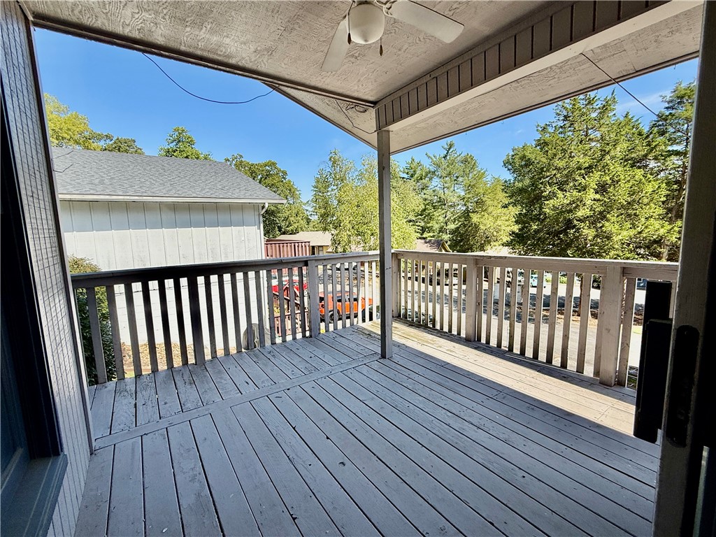 Townhouse Tct 3 A/K/A Drake Court Bvv - Residential