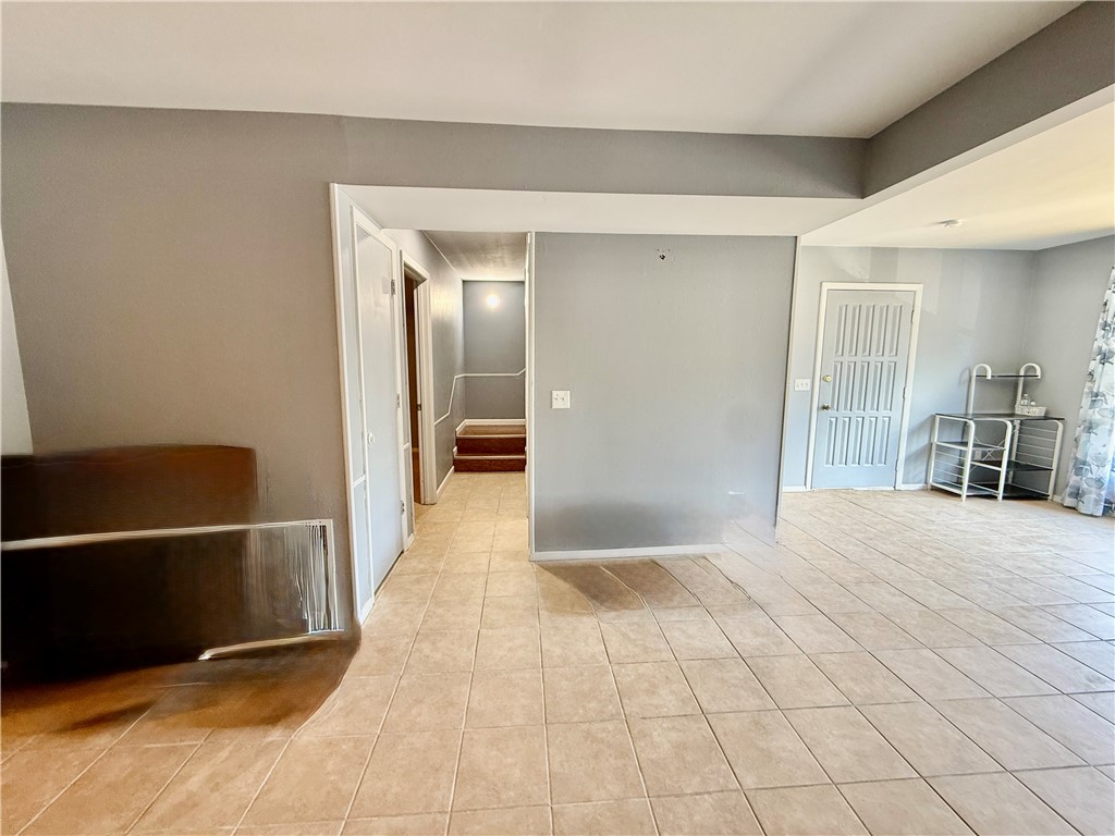 Townhouse Tct 3 A/K/A Drake Court Bvv - Residential