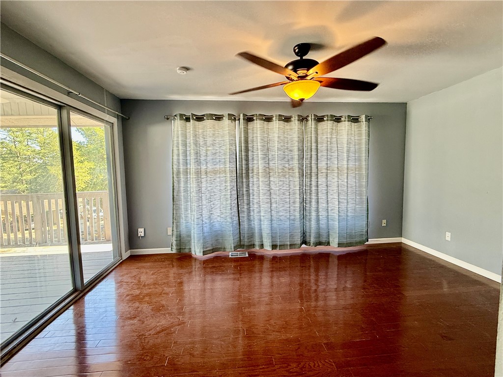 Townhouse Tct 3 A/K/A Drake Court Bvv - Residential