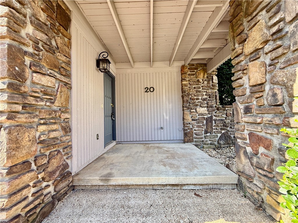 Townhouse Tct 3 A/K/A Drake Court Bvv - Residential