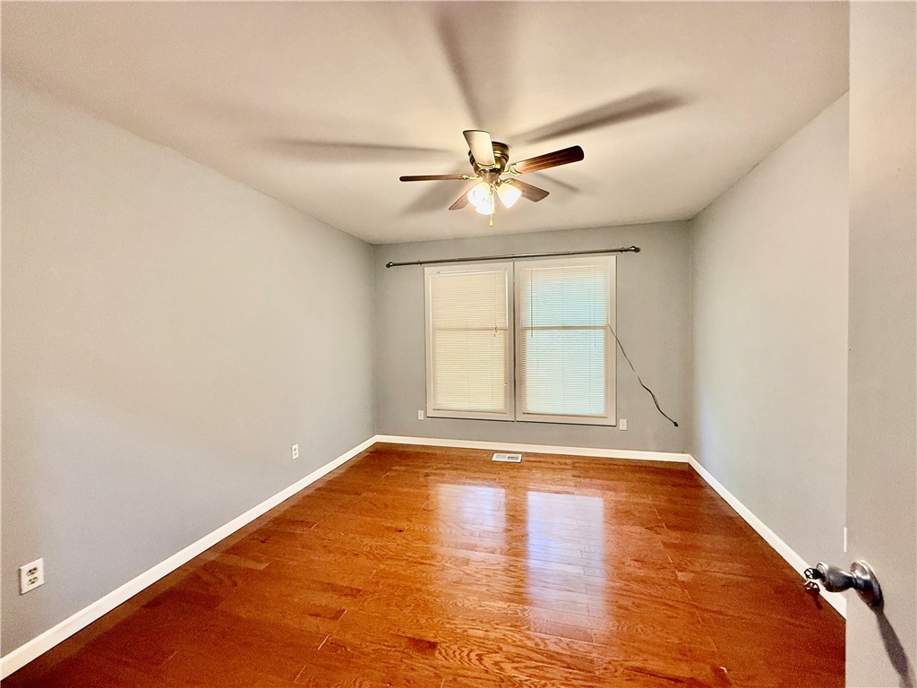 Townhouse Tct 3 A/K/A Drake Court Bvv - Residential