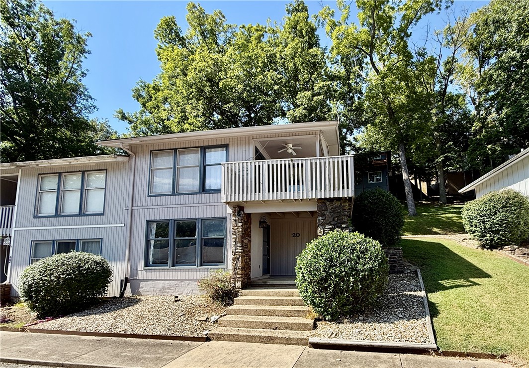 Townhouse Tct 3 A/K/A Drake Court Bvv - Residential