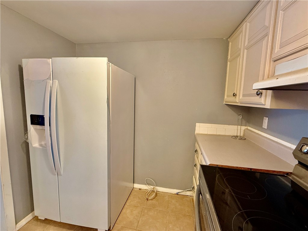 Townhouse Tct 3 A/K/A Drake Court Bvv - Residential