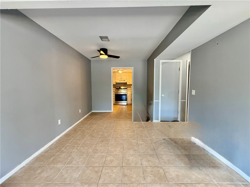 Townhouse Tct 3 A/K/A Drake Court Bvv - Residential