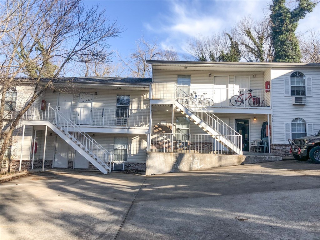 Located minutes from U of A campus! Easy access to trail systems and conveniently located to restaurants, grocery shopping, and more. Tenant responsible for electric, water/trash, cable/internet. We process applications as we receive and once an application is approved, we reach out for deposit. Deposit secures the unit not the application. Please be aware of scams. Our application process is to be paid online through a secure portal, and we do not accept cash, CashApp, Venmo, and/or PayPal. Entity owner is licensed Real Estate agent. Pictures are of like unit - same layout, finishes may vary