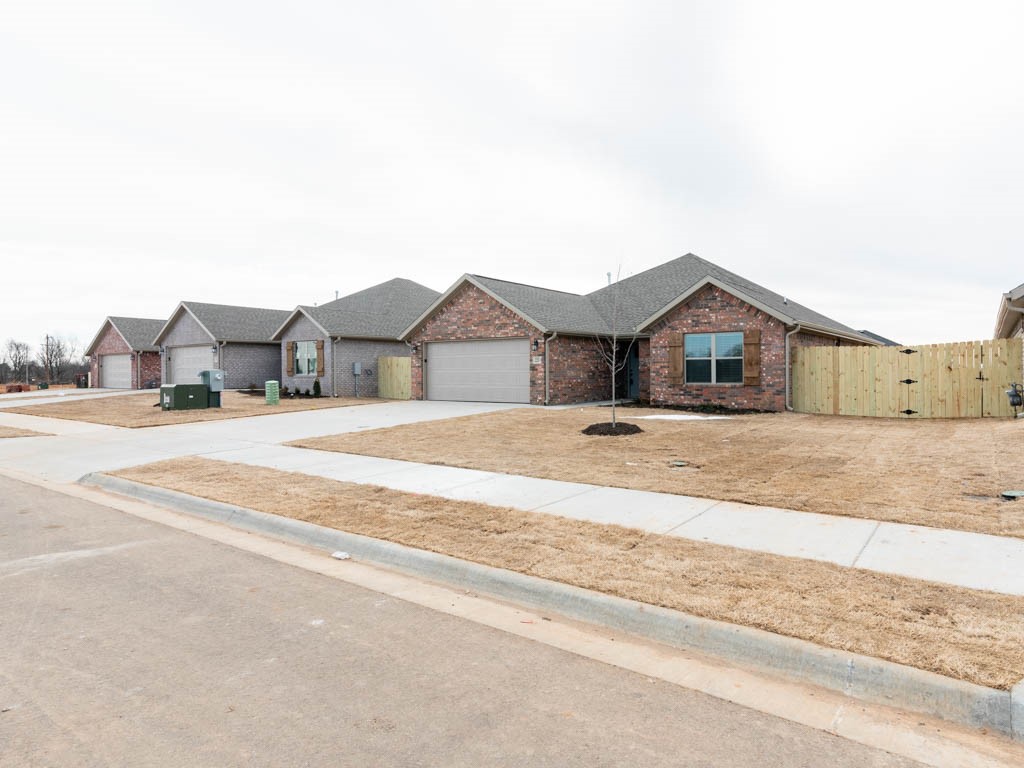 2022 new construction! Luxury wood look vinyl plank flooring, island bar, ss appliances with gas stove, and granite countertops throughout. Dual vanities in master bath, standalone shower & soaking tub. large walk in closets w/ built ins. The open floor concept and layout with split floor plan is sure to please. Large privacy fenced yard