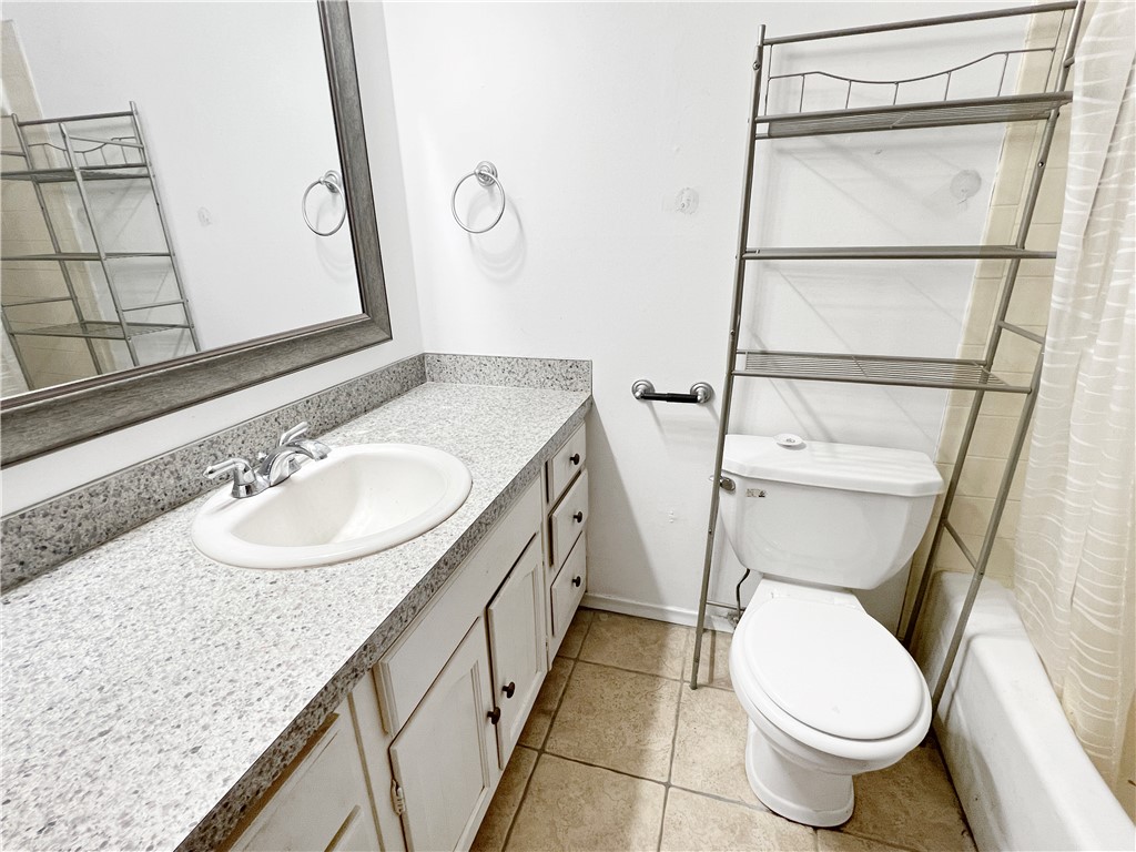 Townhouse Tct 3 A/K/A Drake Court Bvv - Residential