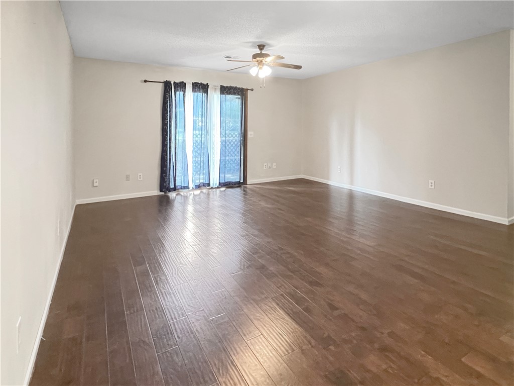 Townhouse Tct 3 A/K/A Drake Court Bvv - Residential