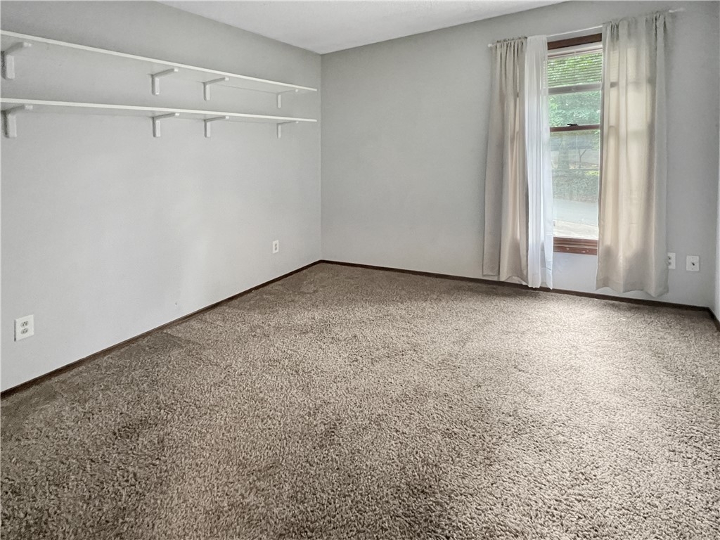 Townhouse Tct 3 A/K/A Drake Court Bvv - Residential