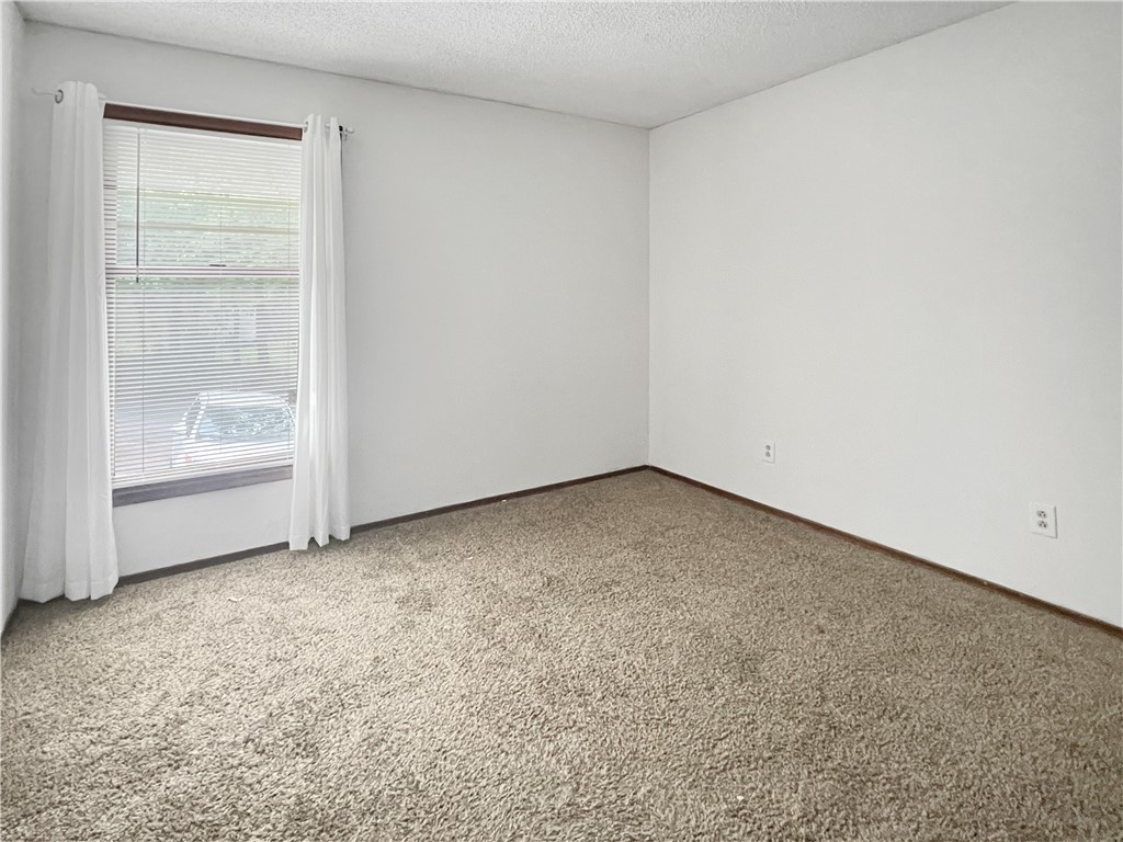 Townhouse Tct 3 A/K/A Drake Court Bvv - Residential