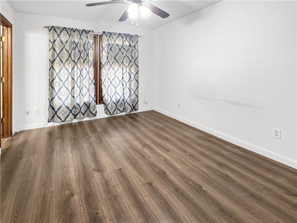 Townhouse Tct 3 A/K/A Drake Court Bvv - Residential