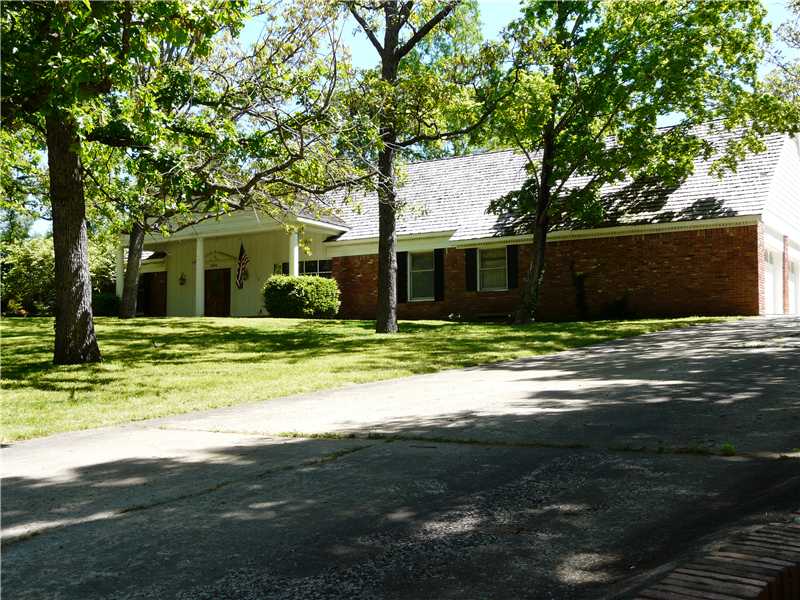Oaks Manor Sub - Residential