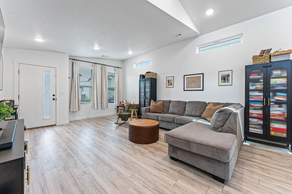 FEATHERSTON VILLAGE PH 2-CENTERTON - Residential