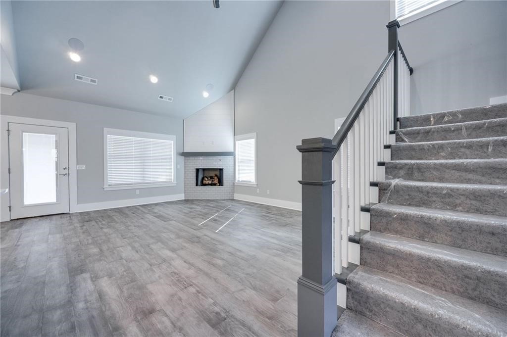 Starr Lake - Residential Lease
