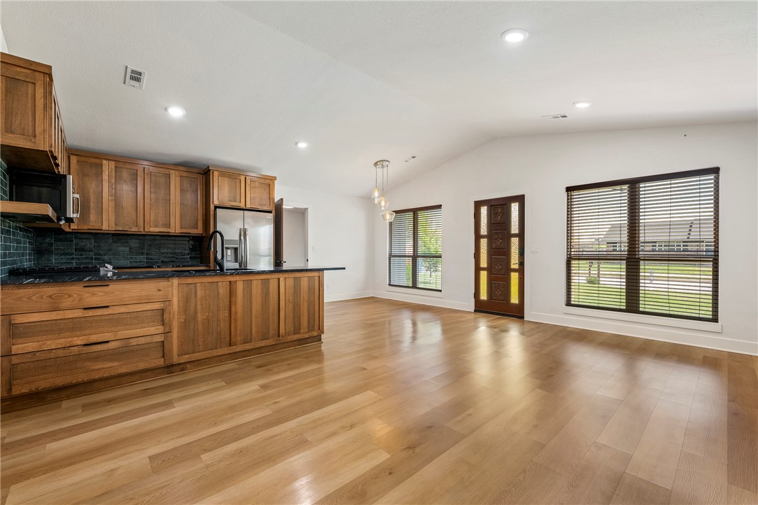 Hendrix Sub Bentonville - Residential Lease