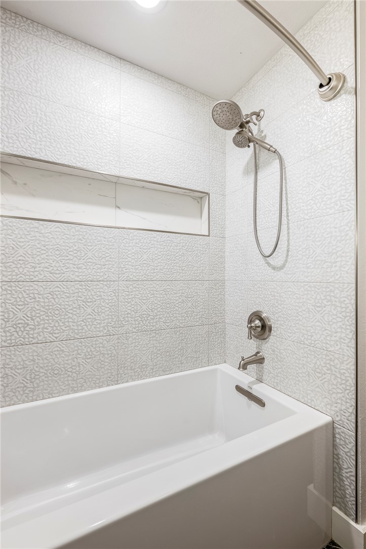 Hendrix Sub Bentonville - Residential Lease