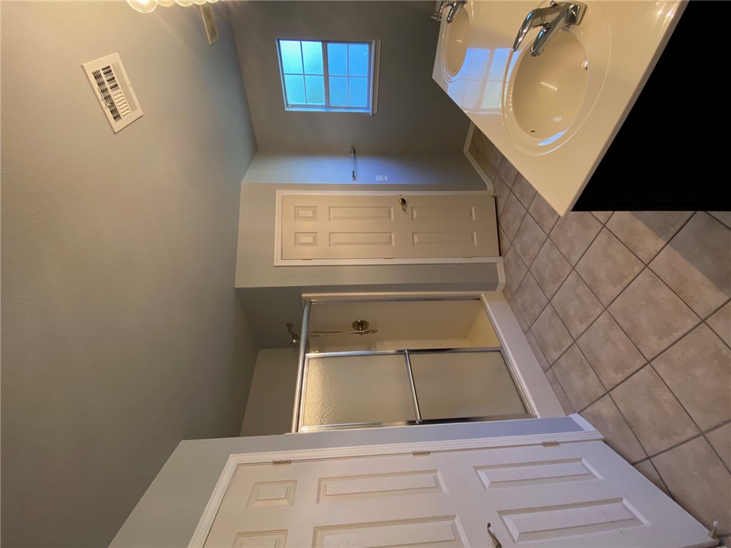 Centerpoint Sub Ph 5 Centerton - Residential Lease