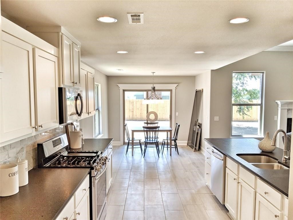 Wagon Wheel Crossing - Residential Lease