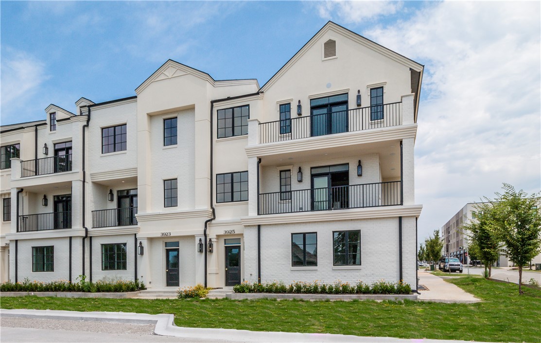 Pinnacle Heights Rogers - Residential