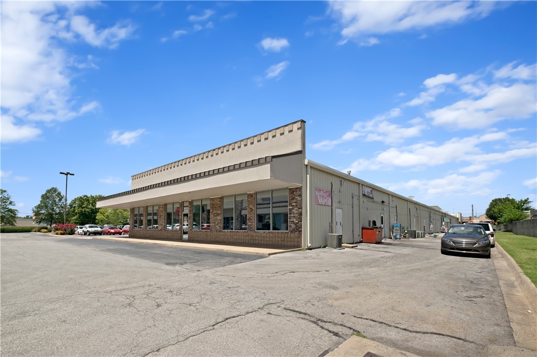 Kingston Centre Plaza - Commercial Lease