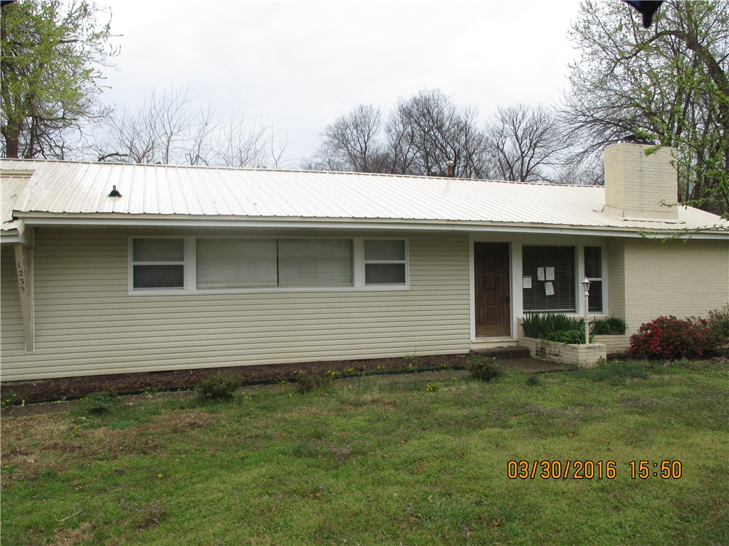 Nice home convenient to I49 and the University. Large deck and fenced back yard, new paint, nice size rooms, lots of storage. Call to see this home and make us an offer!! See attachment for PAS requirements and WFHM offer submittal information in MLS documents section.