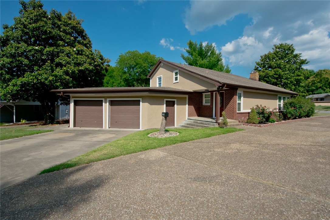 2,582 sq.ft. home. Super location. 2 level house, ready to move in. Large 2nd living room and 4ft deep pool. Gas stove. Granite counters, refrigerator conveys. Backyard with concrete plus east side large grass area and beautiful trees. Extra parking in front of the house.