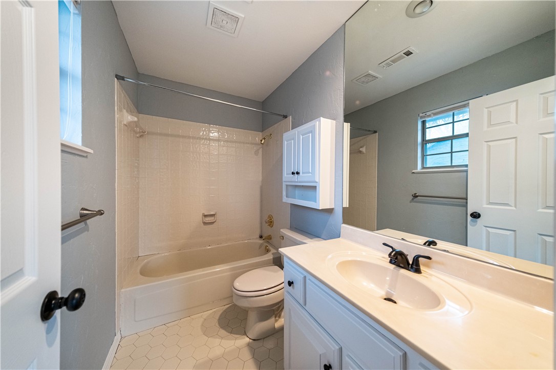 Oaks Add Ph Ii - Residential Lease