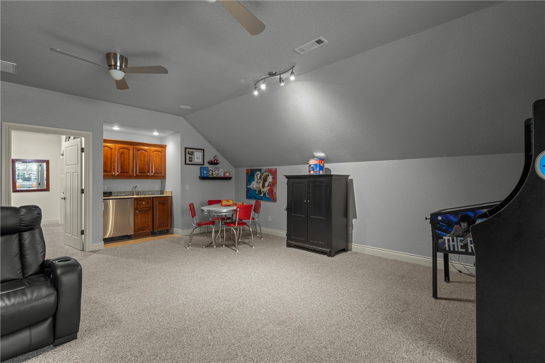 Country Club Estates - Residential