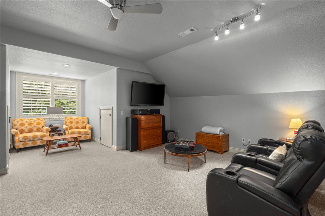 Country Club Estates - Residential