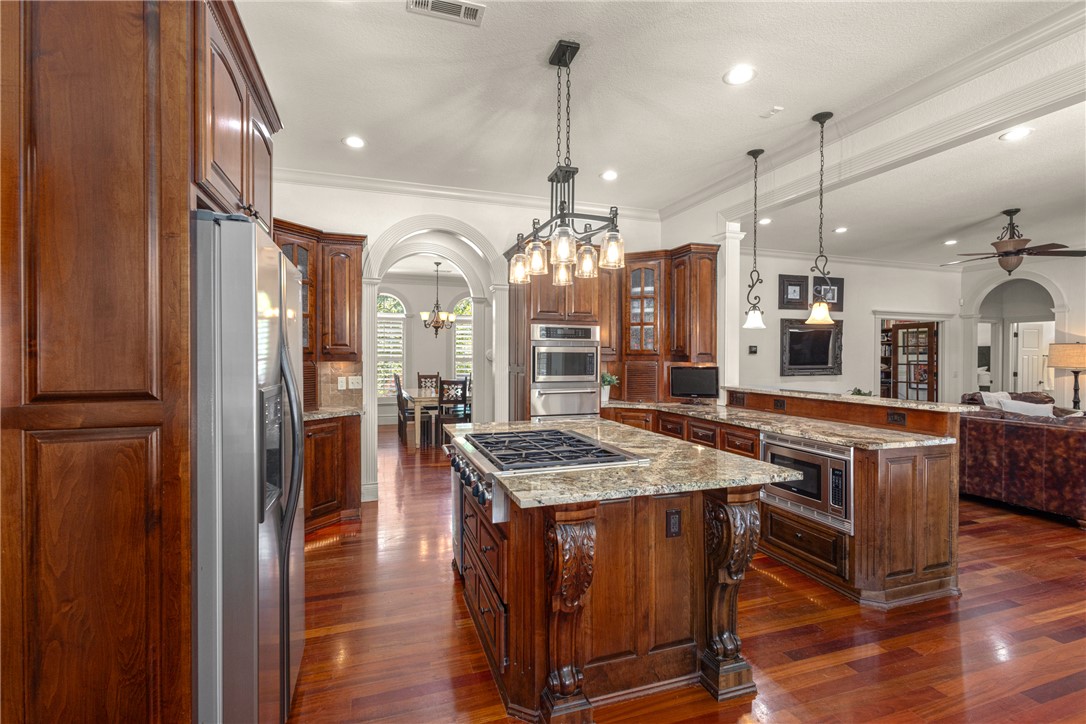 Country Club Estates - Residential