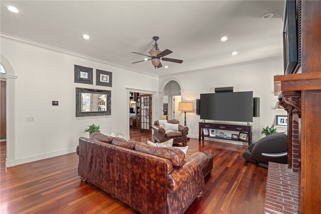 Country Club Estates - Residential
