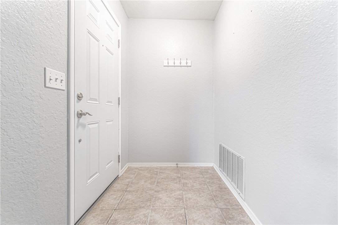 Center Point Park Unit Ii-Lowell - Residential Lease