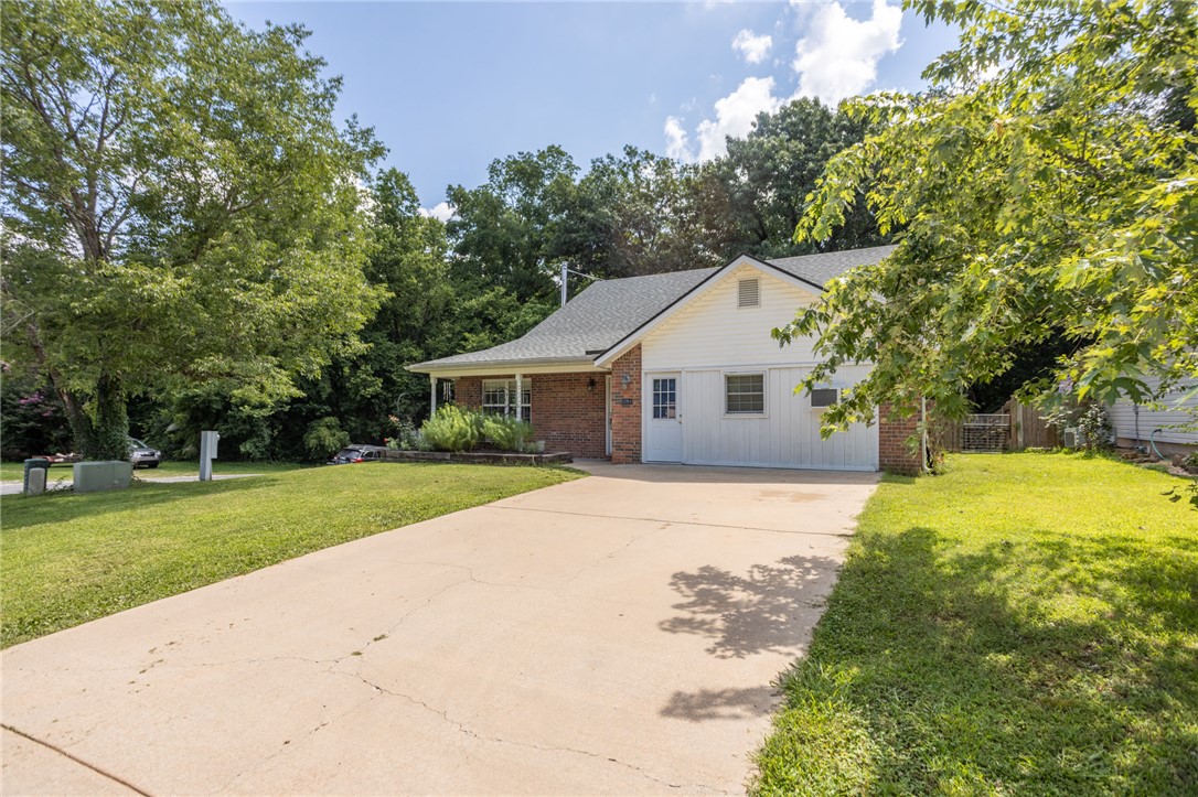 BLUE SPRINGS VILLAGE - Residential