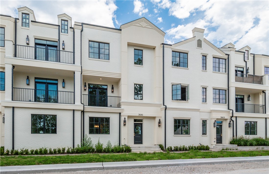 Pinnacle Heights Rogers - Residential