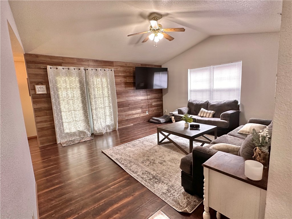 Quail Run Ph Iv Siloam Spgs - Residential