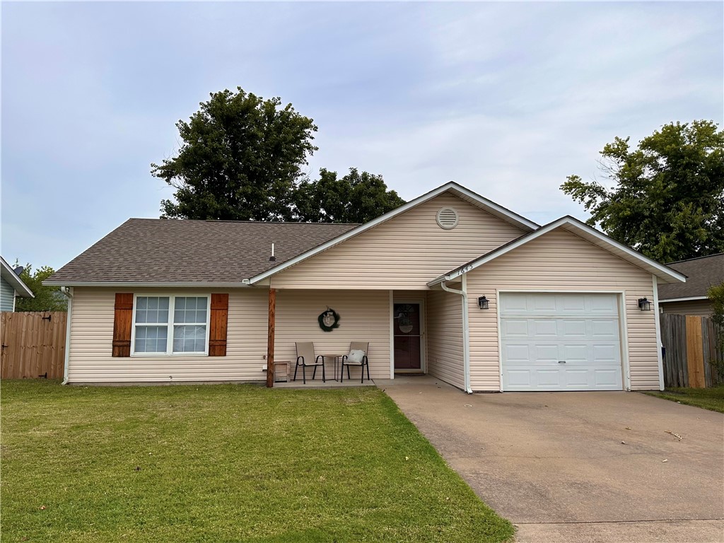 Check out this adorable home in Tanglewood Lane. This house has a fairly new roof on it, wood laminate floors, fresh paint in some of the home. It has a dining area, and extra storage closets. This home is perfect for small family or somebody downsizing and not wanting a huge lot to mow. Cozy and quaint.