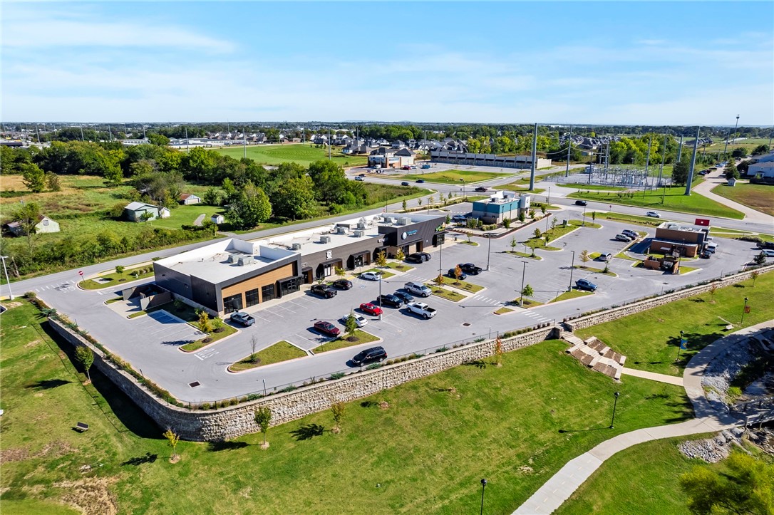 33-20-31-CENTERTON - Commercial Lease